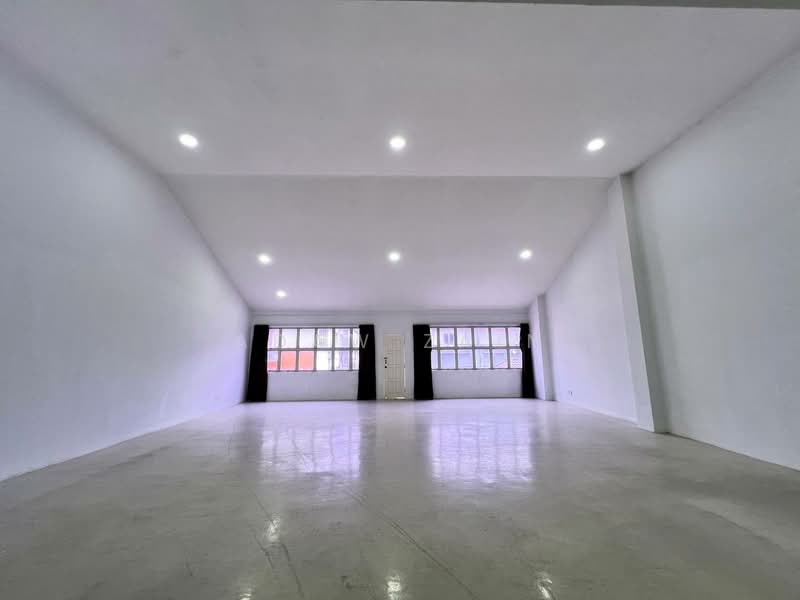 Kedai untuk Disewa di Bukit Jelutong (Shah Alam) - Adaw Zain - Interior - PropertyGuru.com.my