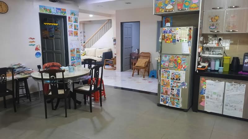 Rumah Teres 2 Tingkat untuk Dijual di Taman Bukit Serdang (Seri Kembangan) - Samuel Yap - Dining Room - PropertyGuru.com.my