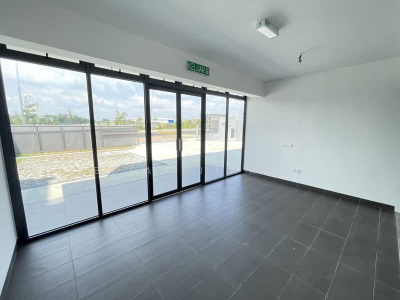 Kilang untuk Disewa di Elmina (Shah Alam) - Brian JiaKok - Entrance - PropertyGuru.com.my