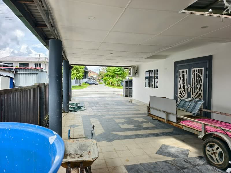 Semi-Detached House for Sale in Stapok (Kuching) - Jay Law - Exterior - PropertyGuru.com.my