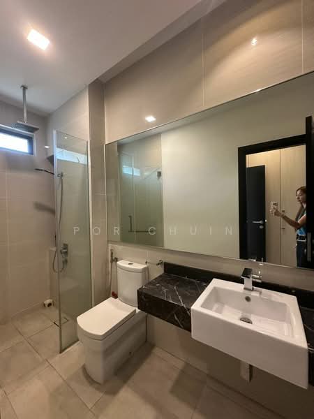 Semi-Detached House for Sale in Leisure Farm (Gelang Patah) - Por Chuin - Bathroom - PropertyGuru.com.my