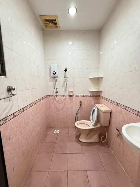 2-storey Terraced House for Sale in Seksyen U9 (Shah Alam) - Tom Yip - Bathroom - PropertyGuru.com.my