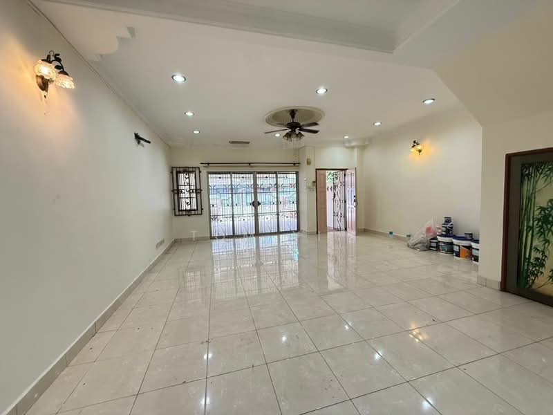 2-storey Terraced House for Sale in Seksyen U9 (Shah Alam) - Tom Yip - Living Room - PropertyGuru.com.my