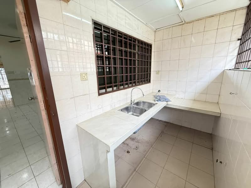 2-storey Terraced House for Sale in Seksyen U9 (Shah Alam) - Tom Yip - Kitchen - PropertyGuru.com.my
