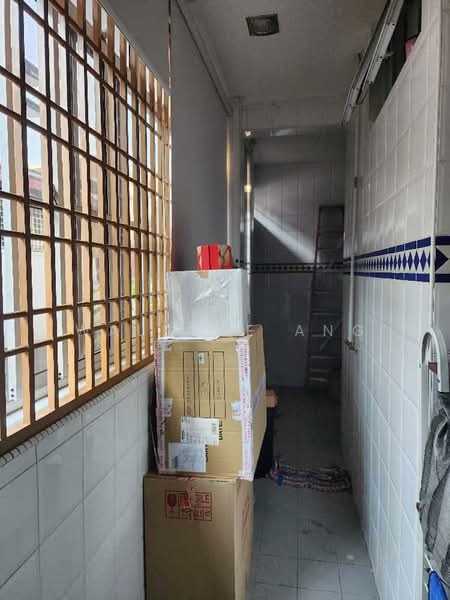Rumah Teres 2 Tingkat untuk Dijual di Taman Molek (Johor Bahru) - Wallace Ang - Balcony - PropertyGuru.com.my
