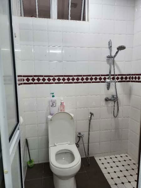 Rumah Teres 2 Tingkat untuk Dijual di Taman Molek (Johor Bahru) - Wallace Ang - Bathroom - PropertyGuru.com.my