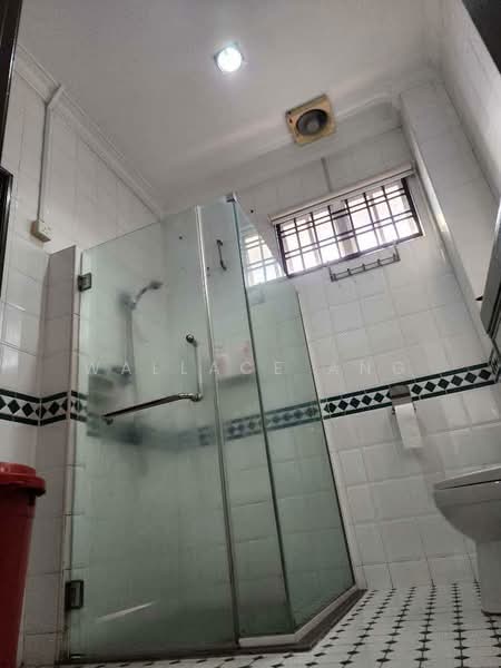 Rumah Teres 2 Tingkat untuk Dijual di Taman Molek (Johor Bahru) - Wallace Ang - Bathroom - PropertyGuru.com.my