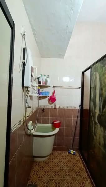 Rumah Teres 1 Tingkat untuk Dijual di Taman Wah Keong (Ipoh) - Michelle Cheng - Bathroom - PropertyGuru.com.my