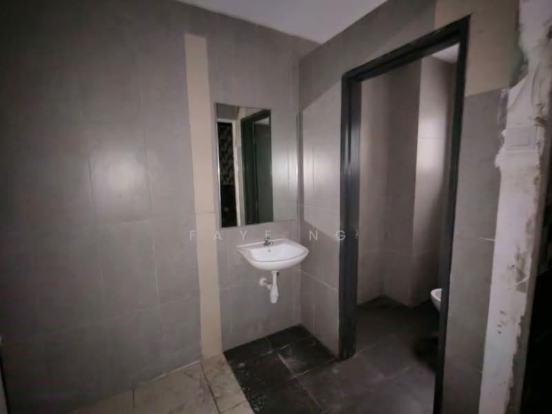 Shop / Office for Rent in Setia Alam (Selangor) - Faye Ng - Bathroom - PropertyGuru.com.my