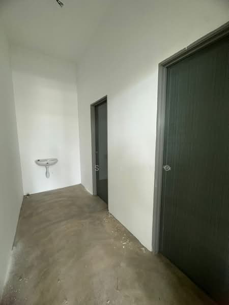 Factory for Sale in Permatang Tinggi B (Kepala Batas) - Jass Kong - Interior - PropertyGuru.com.my
