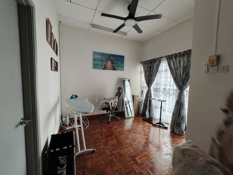 2-storey Terraced House for Sale in SS18 (Subang Jaya) - RL Han - Living Room - PropertyGuru.com.my