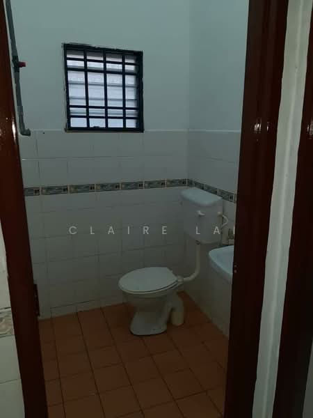 Factory for Sale in Kelapa Sawit (Kulai) - Claire Lai - Bathroom - PropertyGuru.com.my