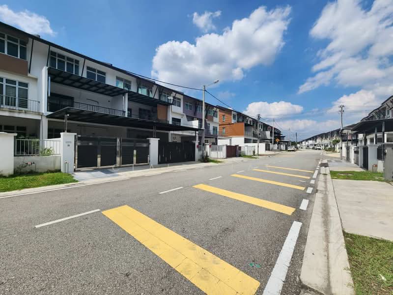 Rumah Teres 2.5 Tingkat untuk Disewa di Taman Scientex Utama (Senai) - Claire Lai - Exterior - PropertyGuru.com.my