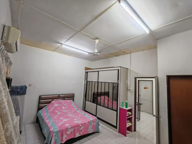 2-storey Terraced House for Sale in Klang (Selangor) - Jimmy Tan - Bedroom - PropertyGuru.com.my