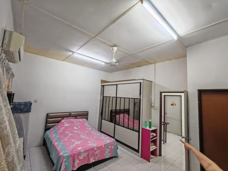 2-storey Terraced House for Sale in Klang (Selangor) - Jimmy Tan - Bedroom - PropertyGuru.com.my