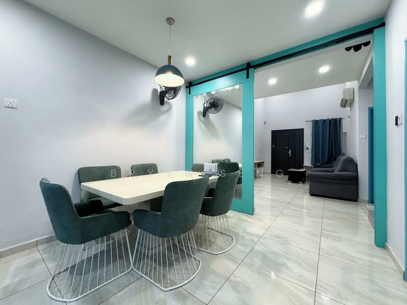 1.5-storey Terraced House for Sale in Perling (Johor) - Bryan Seng - Dining Room - PropertyGuru.com.my