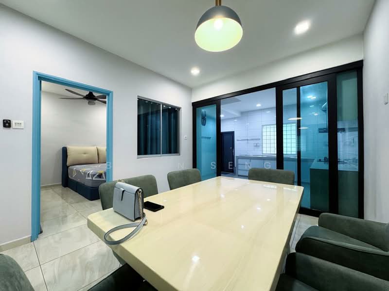 1.5-storey Terraced House for Sale in Perling (Johor) - Bryan Seng - Dining Room - PropertyGuru.com.my