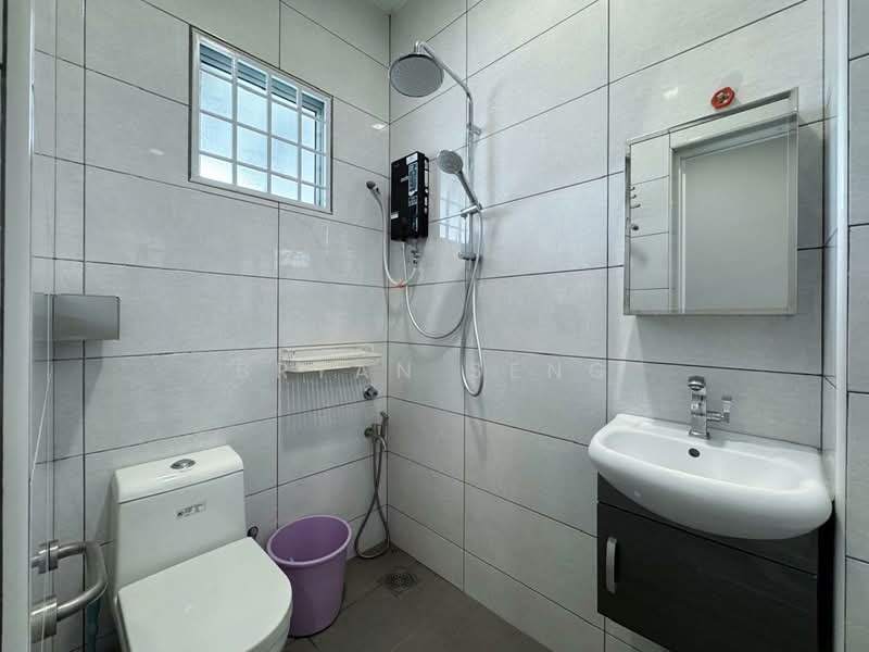 1.5-storey Terraced House for Sale in Perling (Johor) - Bryan Seng - Bathroom - PropertyGuru.com.my