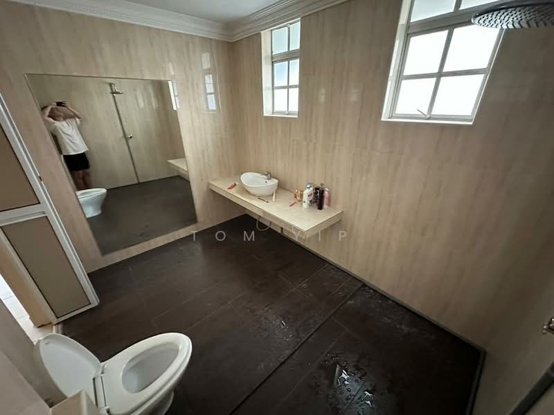 Semi-Detached House for Sale in Kota Emerald (Rawang) - Tom Yip - Bathroom - PropertyGuru.com.my