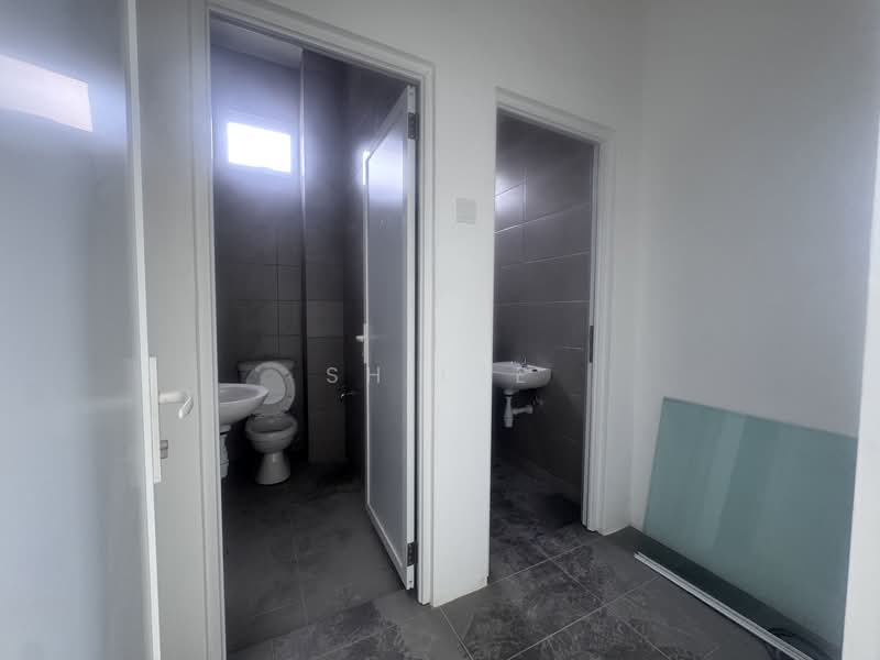 Kilang untuk Disewa di Butterworth (Penang) - SH Lee - Bathroom - PropertyGuru.com.my