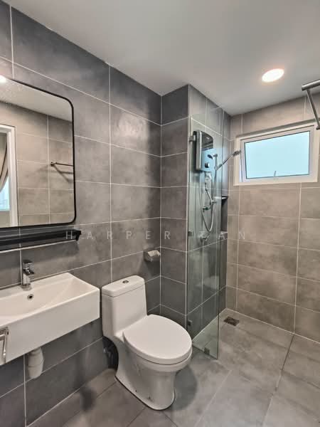 Servis Apartment untuk Disewa di 121 Residences - Harper Tan - Bathroom - PropertyGuru.com.my
