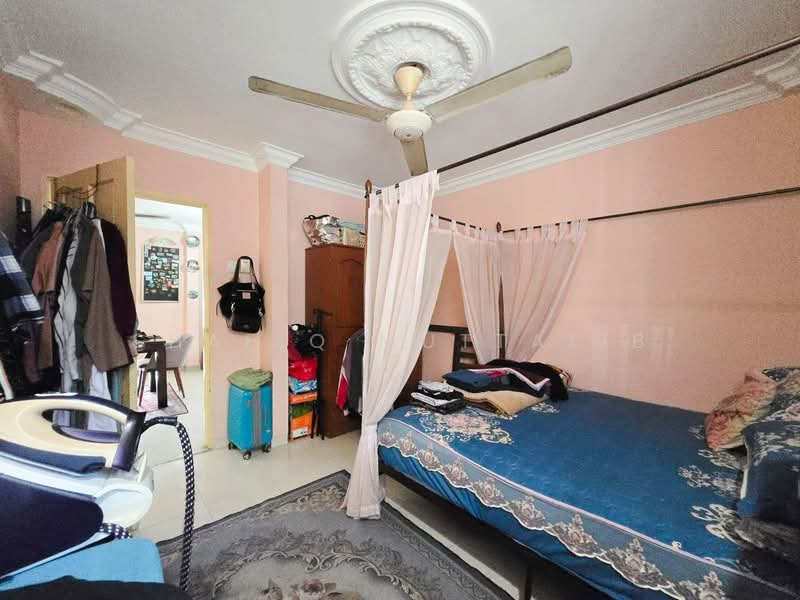 2-storey Terraced House for Sale in Taman Equine (Seri Kembangan) - Shafiq Muttalib - Bedroom - PropertyGuru.com.my