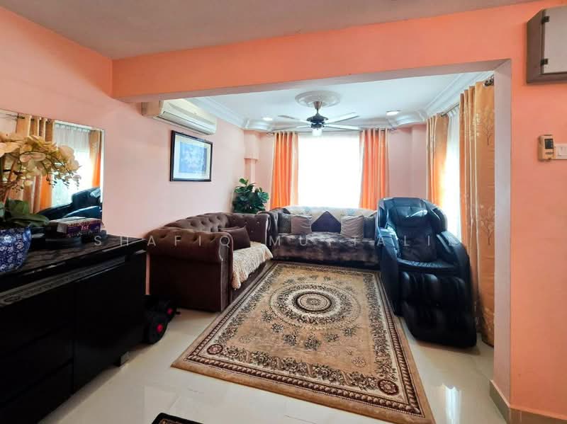 2-storey Terraced House for Sale in Taman Equine (Seri Kembangan) - Shafiq Muttalib - Living Room - PropertyGuru.com.my
