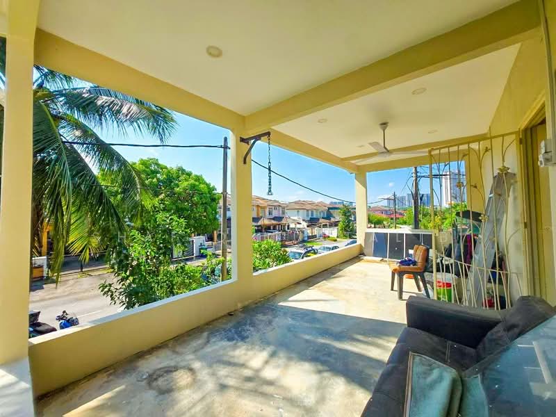 2-storey Terraced House for Sale in Taman Equine (Seri Kembangan) - Shafiq Muttalib - Balcony - PropertyGuru.com.my