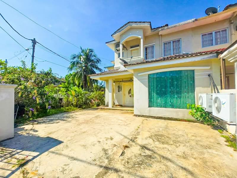 2-storey Terraced House for Sale in Taman Equine (Seri Kembangan) - Shafiq Muttalib - Exterior - PropertyGuru.com.my
