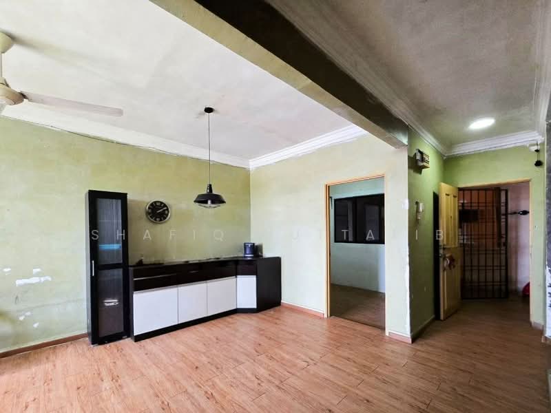 Apartment for Sale at Intana Ria 3 - Shafiq Muttalib - Living Room - PropertyGuru.com.my