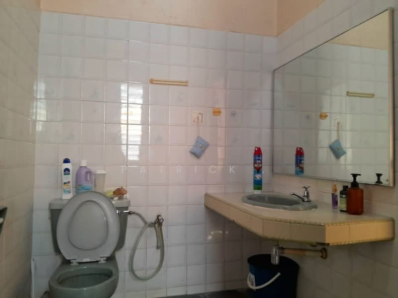Condominium for Sale at Villamas - Patrick . - Bathroom - PropertyGuru.com.my