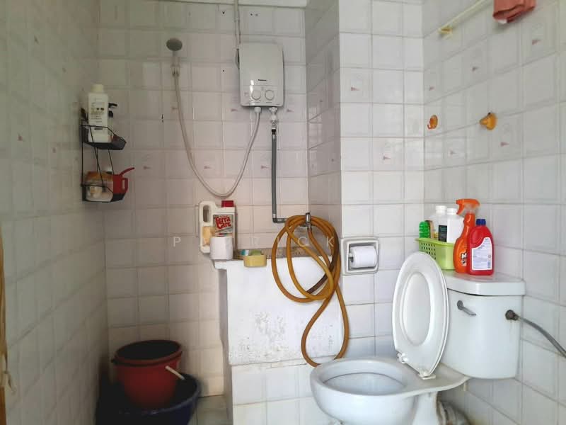 Condominium for Sale at Villamas - Patrick . - Bathroom - PropertyGuru.com.my