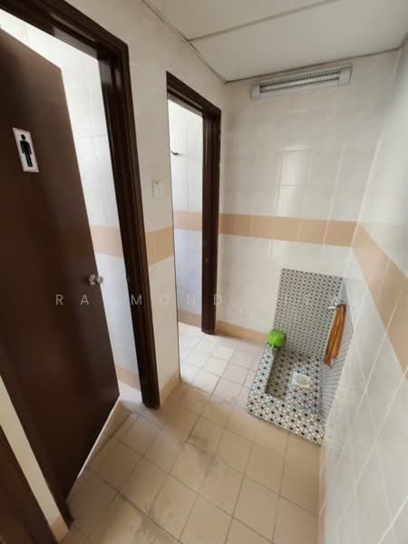 Shop for Rent in Bukit Jelutong (Shah Alam) - Raymond Siew - Bathroom - PropertyGuru.com.my