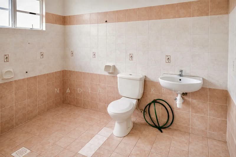 Semi-Detached House for Sale in Seksyen 9 (Kota Damansara) - Nadia Shukri - Bathroom - PropertyGuru.com.my