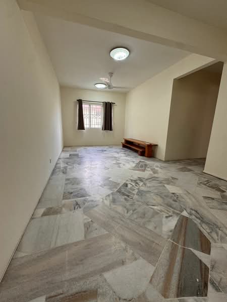 Pangsapuri untuk Disewa di Sri Penaga - Eric Foo - Living Room - PropertyGuru.com.my