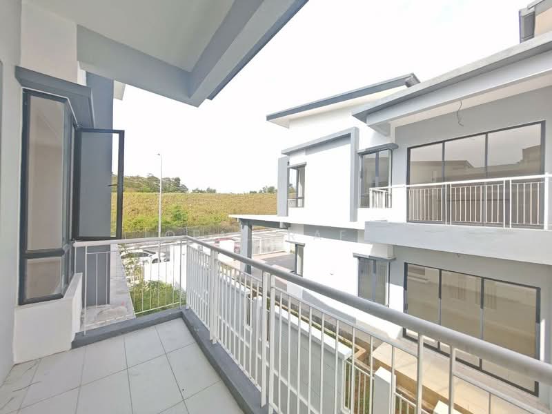 Semi-Detached House for Sale in Seremban (Negeri Sembilan) - Iqbal Rafei - Balcony - PropertyGuru.com.my