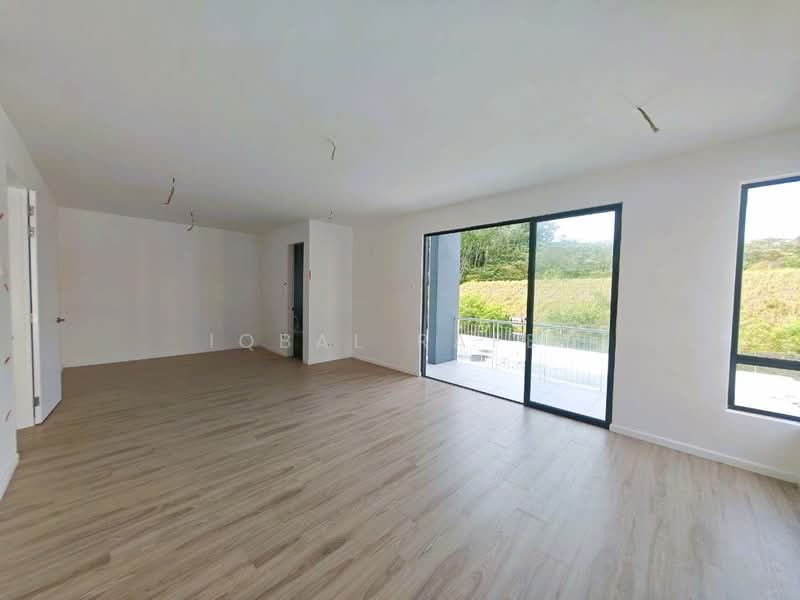 Semi-Detached House for Sale in Seremban (Negeri Sembilan) - Iqbal Rafei - Living Room - PropertyGuru.com.my