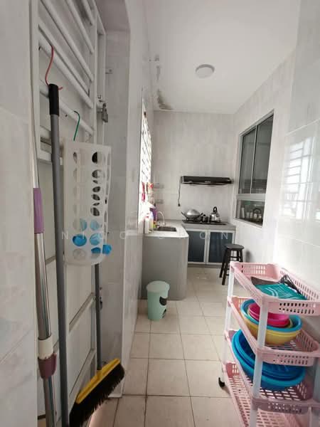 Rumah Teres 2.5 Tingkat untuk Dijual di Taman Setia Indah (Tebrau) - Nico Chong - Kitchen - PropertyGuru.com.my