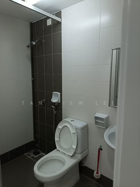 Townhouse for Rent in Kampung Sungai Kayu Ara (Petaling Jaya) - Tan Siew Lee - Bathroom - PropertyGuru.com.my