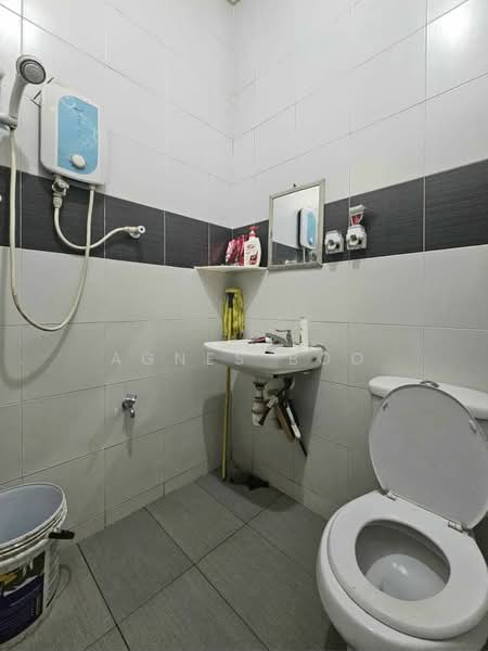 1-storey Terraced House for Sale in Taman Desa Cemerlang (Ulu Tiram) - Agnes Boo - Bathroom - PropertyGuru.com.my