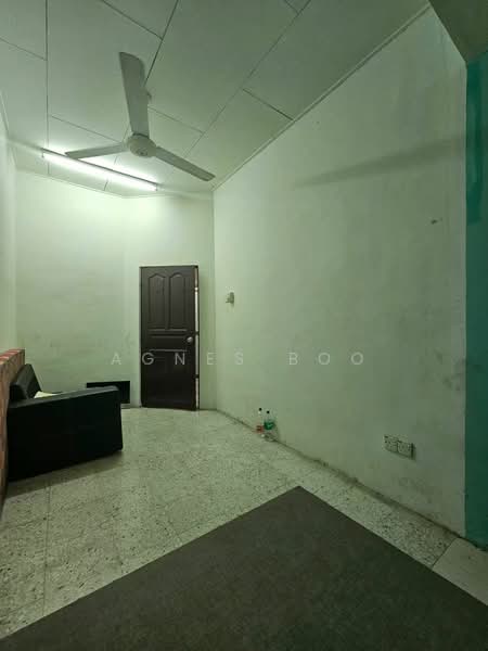 1-storey Terraced House for Sale in Taman Desa Cemerlang (Ulu Tiram) - Agnes Boo - Living Room - PropertyGuru.com.my