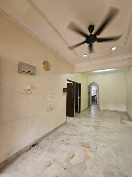1-storey Terraced House for Sale in Taman Desa Cemerlang (Ulu Tiram) - Agnes Boo - Living Room - PropertyGuru.com.my