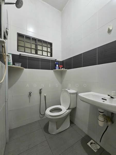 1-storey Terraced House for Sale in Taman Desa Cemerlang (Ulu Tiram) - Agnes Boo - Bathroom - PropertyGuru.com.my