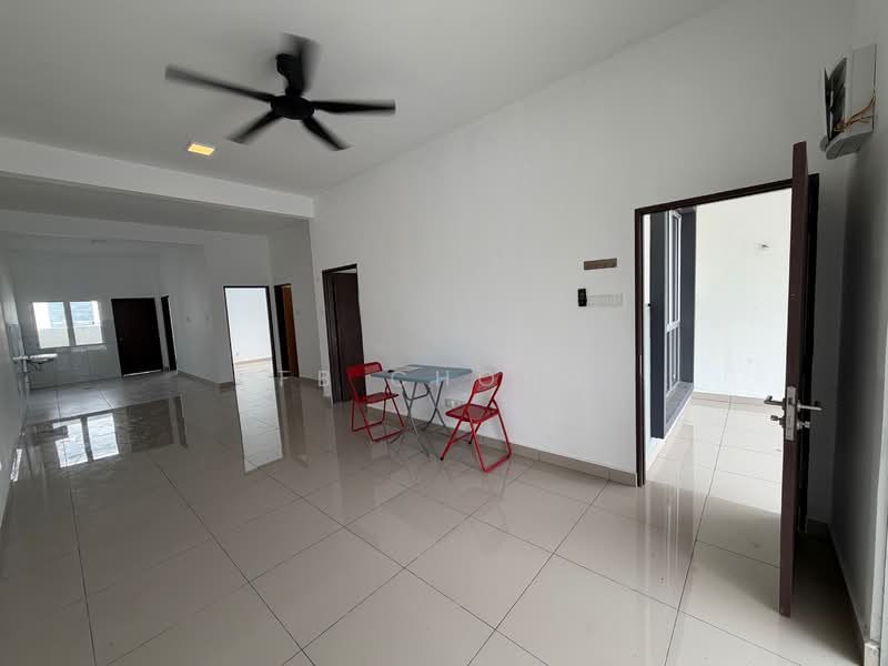 1-storey Terraced House for Sale in Kampung Sungai Kembong Hilir (Bangi) - FB Chong - Living Room - PropertyGuru.com.my