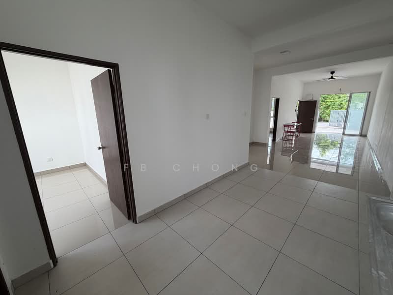 1-storey Terraced House for Sale in Kampung Sungai Kembong Hilir (Bangi) - FB Chong - Living Room - PropertyGuru.com.my