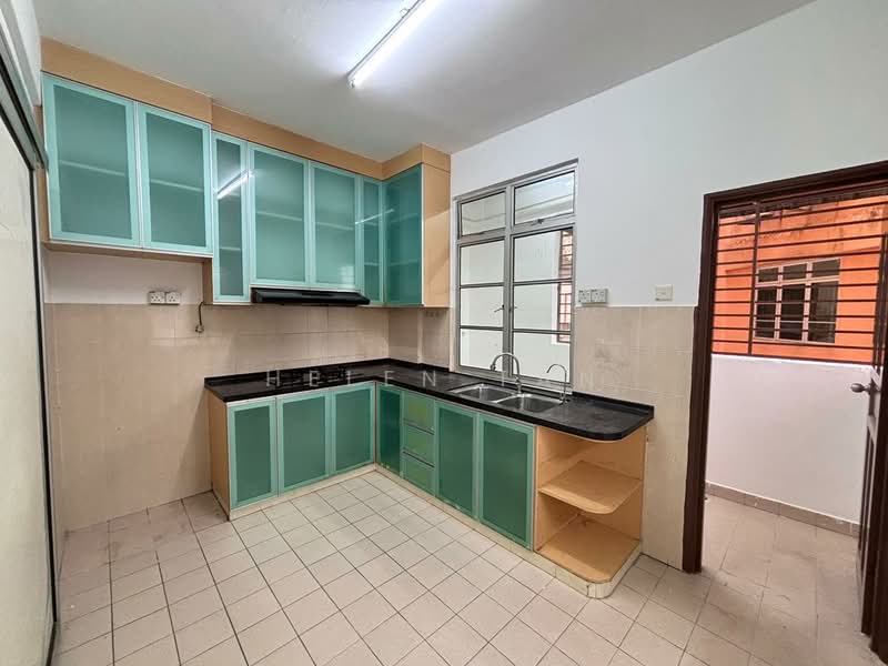 Apartment for Sale at Villa Bestari Apartment - Helen Tan - Kitchen - PropertyGuru.com.my