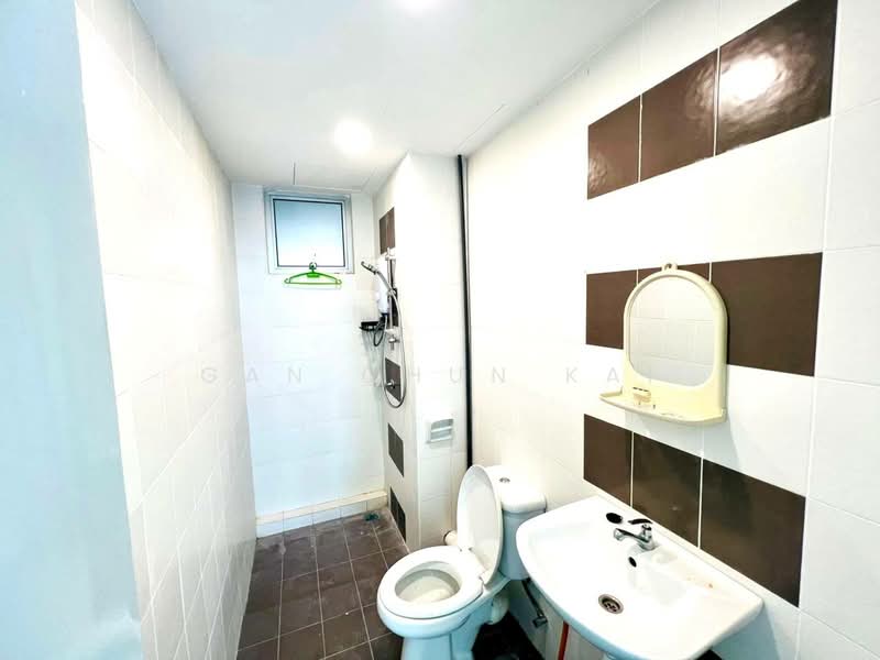 Condominium for Rent at The Golden Triangle Condominium - Gan Chun Kai - Bathroom - PropertyGuru.com.my
