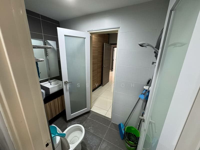 Service Residence for Rent at KSL Residence @ Daya - Jessy Koh - Bathroom - PropertyGuru.com.my