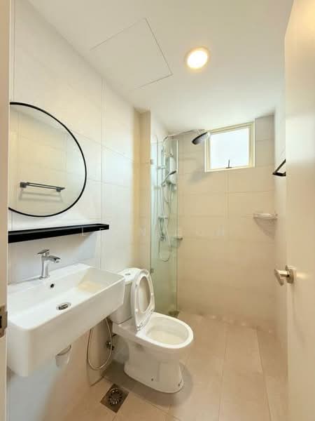 Servis Apartment untuk Disewa di Gravit8, Klang - Leon Goh - Bathroom - PropertyGuru.com.my