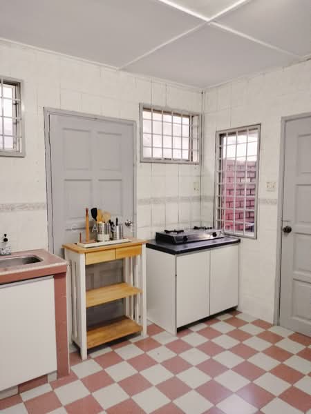 2-storey Terraced House for Rent in SS7 (Petaling Jaya) - Casey Ong - Kitchen - PropertyGuru.com.my